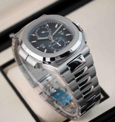 Patek Philippe Aquanaut 5990 1a-011