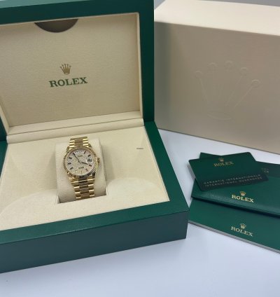 Rolex Day-date 36 128238 Rainbow