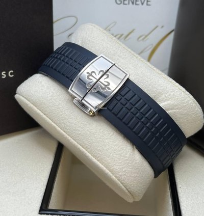 Patek Philippe Aquanaut Blue Full Set Italian Warranty