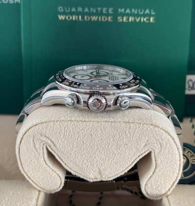 Rolex Daytona 126500ln Panda New New