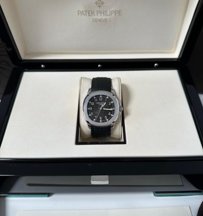 Patek Philippe Aquanaut Fullset 2009 Like New Eu