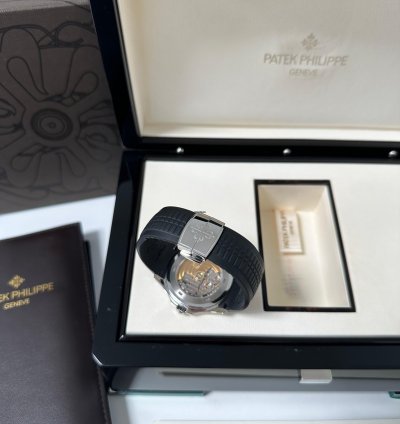 Patek Philippe Aquanaut Fullset 2009 Like New Eu