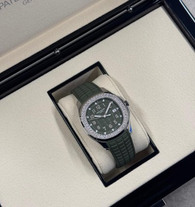 Patek Philippe Aquanaut Green Aquanaut Luce Diamond 2023 Full Set