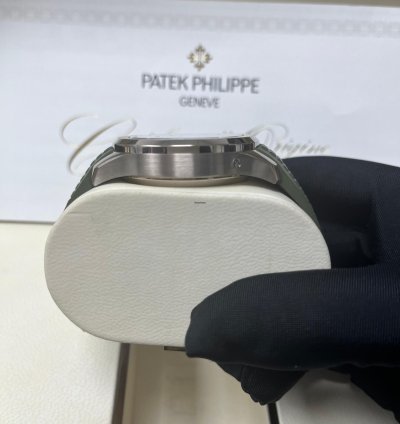 Patek Philippe Aquanaut Khaki Green 5968g-010