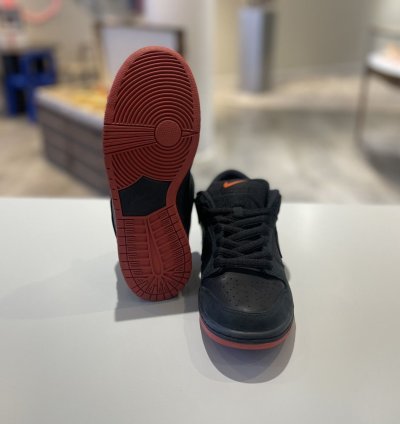 Nike Sb Dunk Low Black Pigeon