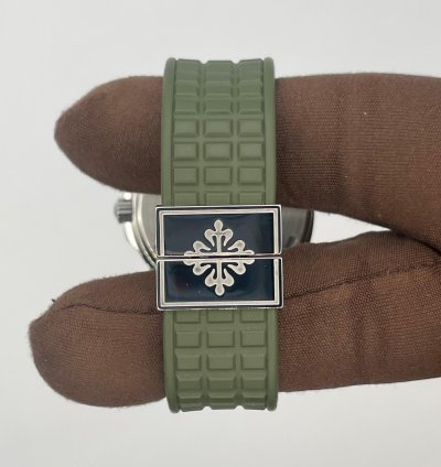 Patek Philippe Aquanaut Ladies Green Diamond Set 5067a-013