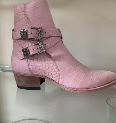 Embossed Crocodile Chain Boots