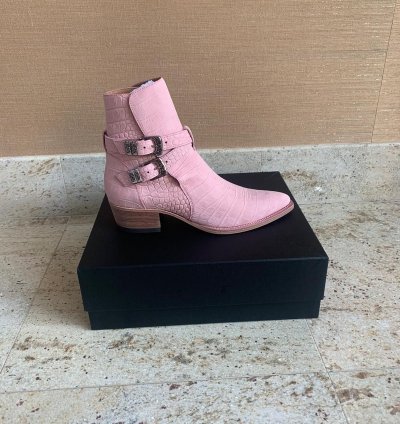 Embossed Crocodile Chain Boots