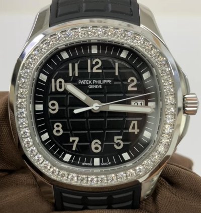 Patek Philippe Aquanaut Luce 38 8 Steel - Black Dial - Diamond Bezel - Rubber Strap 5267 200a-001