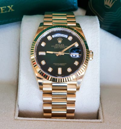 Rolex Day-date 36 18k Yellow Gold 128238 Green Ombre Diamond Dial 2022 Unworn 36mm Full Set