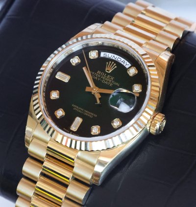 Rolex Day-date 36 18k Yellow Gold 128238 Green Ombre Diamond Dial 2022 Unworn 36mm Full Set