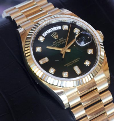 Rolex Day-date 36 18k Yellow Gold 128238 Green Ombre Diamond Dial 2022 Unworn 36mm Full Set