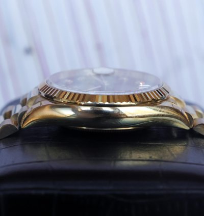 Rolex Day-date 36 18k Yellow Gold 128238 Green Ombre Diamond Dial 2022 Unworn 36mm Full Set
