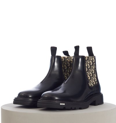 Explorer Ii Oblique Chelsea Boot In Black Polished Calfskin