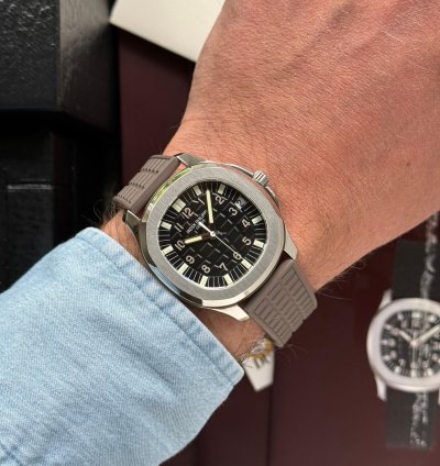 Patek Philippe Aquanaut Ref 5065 Full Set 2005 Serviced Mint