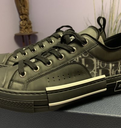 Fw 20 B23 Low Top Sneakers