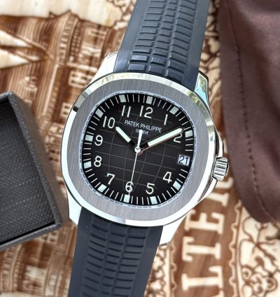 Patek Philippe Aquanaut Ref 5165 Patek Service 2008 Extract And Service Pouch Mint