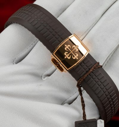 Patek Philippe Aquanaut Rose Gold Brown Dial 5164r Complete Set