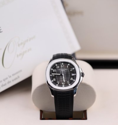 Patek Philippe Aquanaut Stahl Schwarz - 2016 - Europa - Wie Neu - Fullset