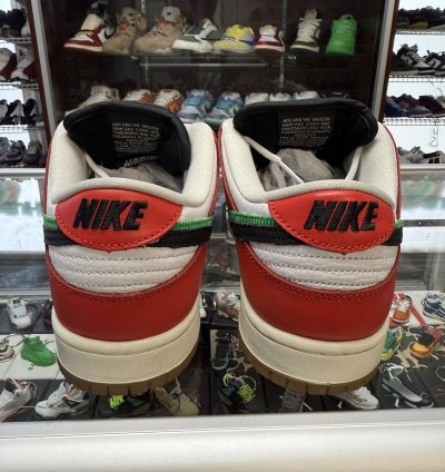 Nike Sb Dunk Low Habibi Frame Skate