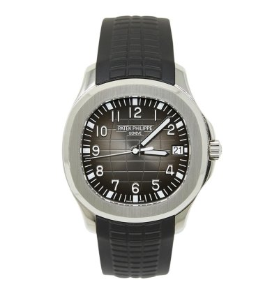 Patek Philippe Aquanaut Stainless Steel Black Dial Complete Set Mint 2022
