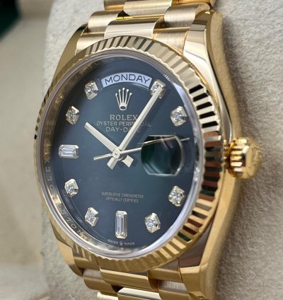Rolex Day-date 36 36mm Green Ombre Diamond Dial Yellow Gold Bracelet 128238 Unworn 2023