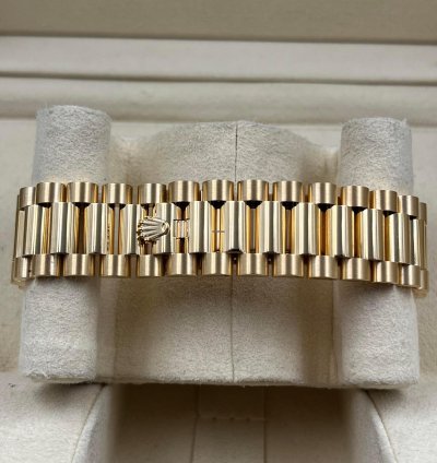 Rolex Day-date 36 36mm Green Ombre Diamond Dial Yellow Gold Bracelet 128238 Unworn 2023
