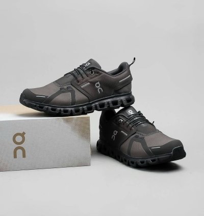 On Cloud 6 Waterproof White Thorn Black