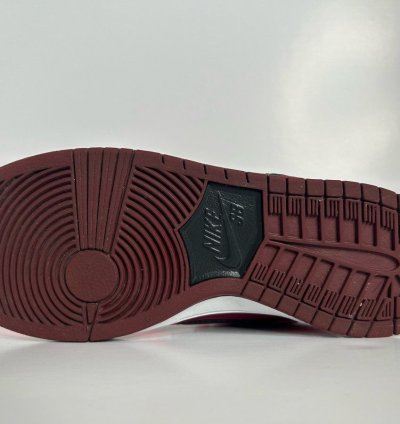 Nike Sb Dunk Low Laser Crimson