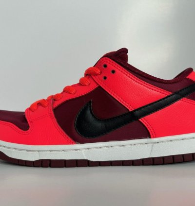 Nike Sb Dunk Low Laser Crimson