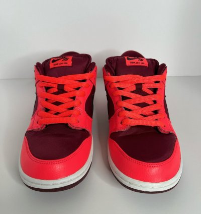 Nike Sb Dunk Low Laser Crimson