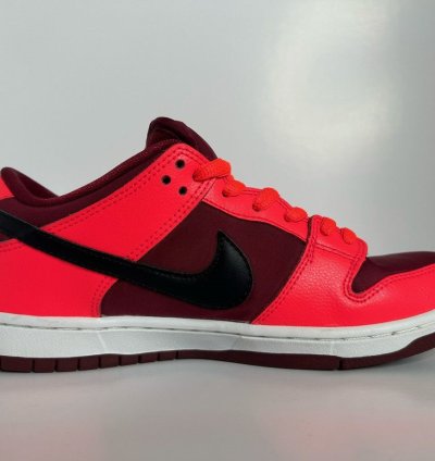 Nike Sb Dunk Low Laser Crimson