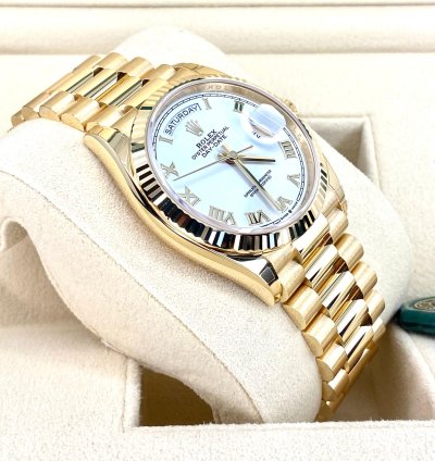 Rolex Day-date 36 36mm White Roman Dial Unworn Full Set 2023 Full Stickers 128238