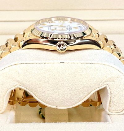 Rolex Day-date 36 36mm White Roman Dial Unworn Full Set 2023 Full Stickers 128238