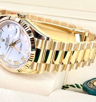 Rolex Day-date 36 36mm White Roman Dial Unworn Full Set 2023 Full Stickers 128238