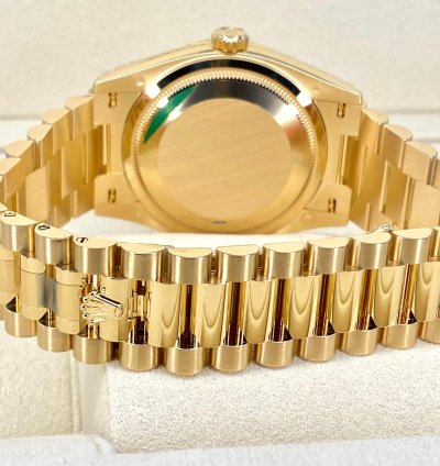 Rolex Day-date 36 36mm White Roman Dial Unworn Full Set 2023 Full Stickers 128238