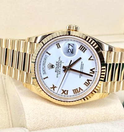 Rolex Day-date 36 36mm White Roman Dial Unworn Full Set 2023 Full Stickers 128238