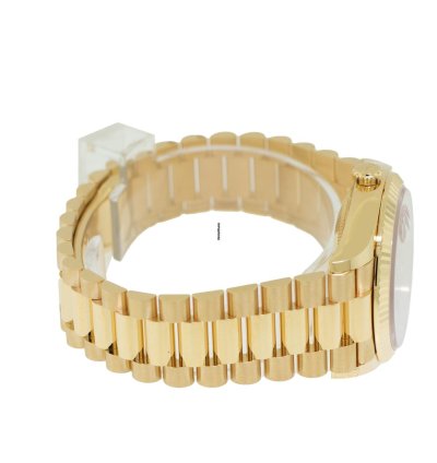 Rolex Day-date 36 36mm Yellow Gold Carnelian Roman Diamond Dial Fluted Bezel 128238