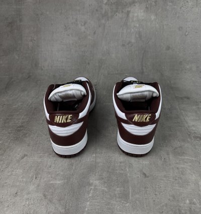 Nike Sb Dunk Low Og Supreme Stars Barkroot Brown