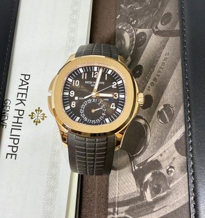 Patek Philippe Aquanaut Travel Time Aquanaut Rose Gold 18kt 5164r