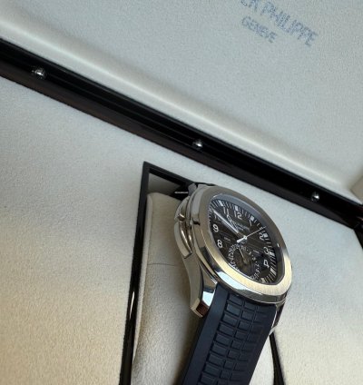 Patek Philippe Aquanaut Travel Time Box Papiere