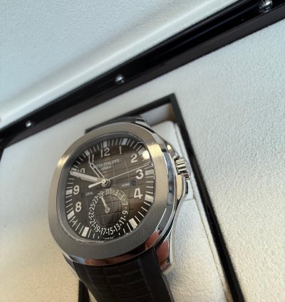Patek Philippe Aquanaut Travel Time Box Papiere