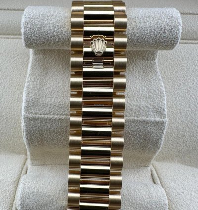 Rolex Day-date 36 Carnelian Set With Diamonds 36mm