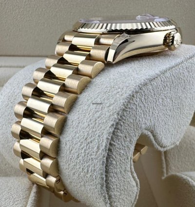 Rolex Day-date 36 Carnelian Set With Diamonds 36mm