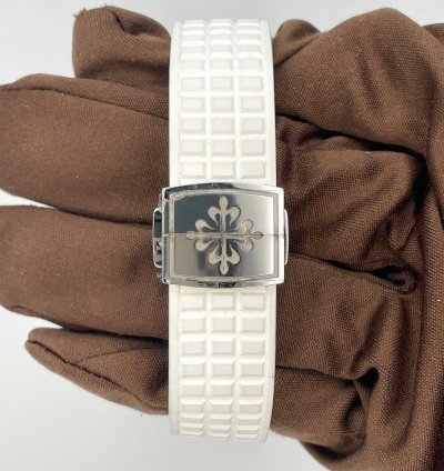 Patek Philippe Aquanaut Very Rare Steel Tiffany Signed Ladies Aquanaut 5267 200a-010
