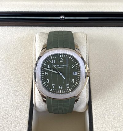 Patek Philippe Aquanaut White Gold Khaki Green 2022