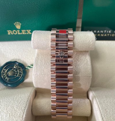 Rolex Day-date 36 Everose Gold Day-date 36 Watch - Fluted Bezel - Brown Diamond Dial 128235