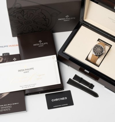 Patek Philippe Calatrava 40 Mm Ref 5226g-001