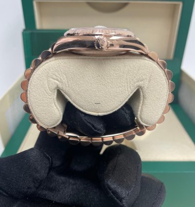 Rolex Day-date 36 Everose Gold Day-date 36 Watch-fluted Bezel-white Roman Dial - President Bracelet 128235
