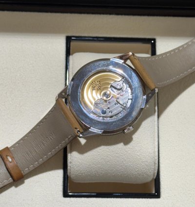 Patek Philippe Calatrava 5226g-001
